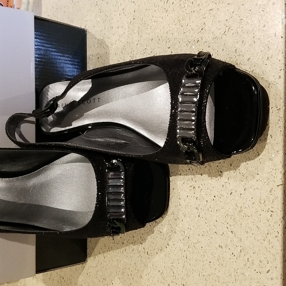 NWT in box Karen Scott open toe sling back Black shoes rhinestone accent sz 10